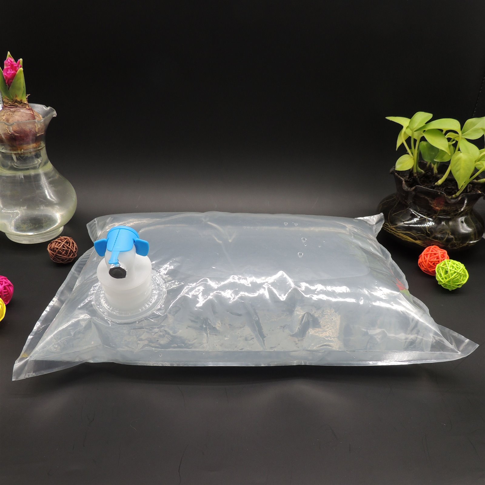 既有軟袋資料中的透明大容量液體袋閥嘴與BIB外箱內袋參考